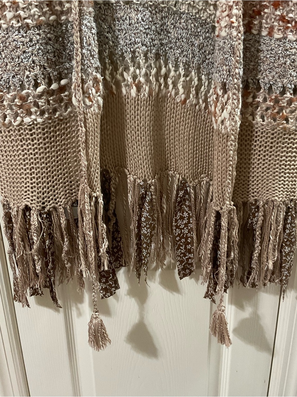 Multiples Open Knit Fringe Vest Boho Crochet Sleeveless size Small boho festival - Picture 9 of 15